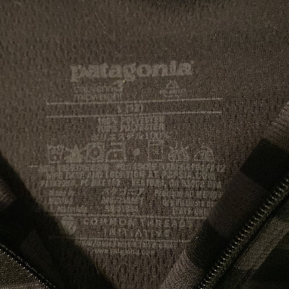 Patagonia black and gray striped quarter zip size boys L (12) - Picture 2 of 3